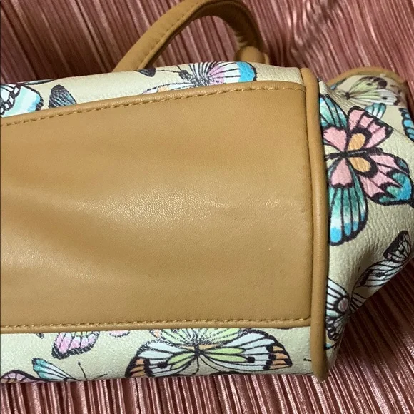 Rosetti Cream Shoulder Bag with Butterfly 🦋 Design - Picture 9 of 10